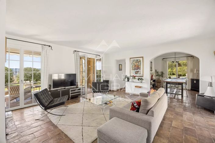 Image No.6-4 Bed House for sale