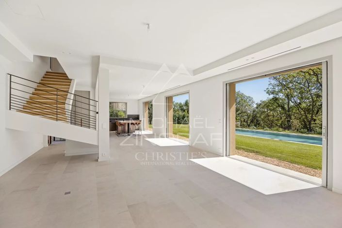 Image No.6-4 Bed House for sale