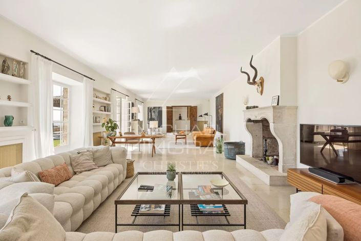 Image No.10-6 Bed House for sale