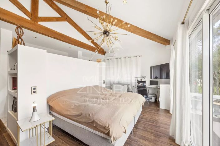 Image No.10-5 Bed House for sale