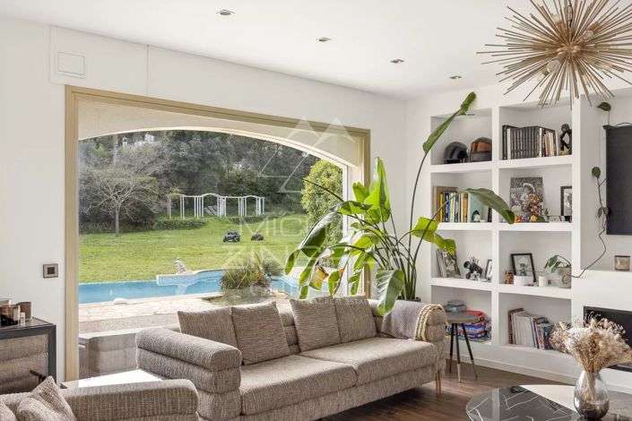 Image No.5-5 Bed House for sale