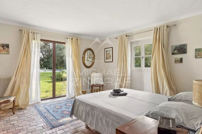 Image No.10-9 Bed House for sale