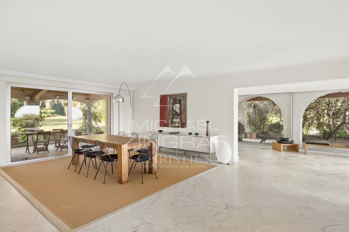 Image No.5-6 Bed House for sale