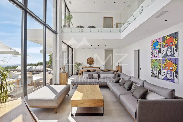Image No.6-5 Bed House for sale