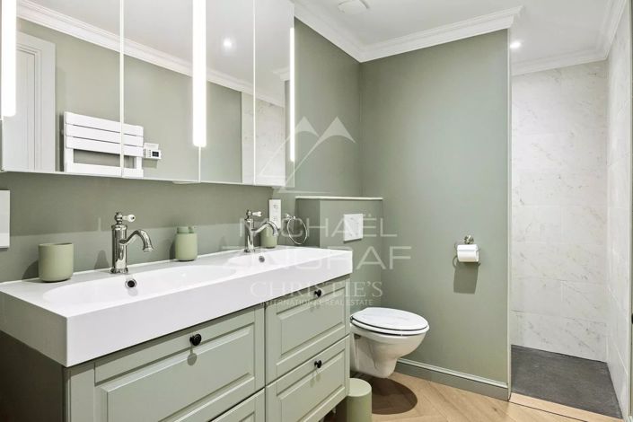 Image No.9-5 Bed House for sale