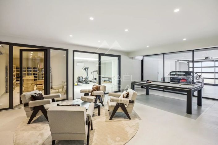 Image No.7-7 Bed House for sale