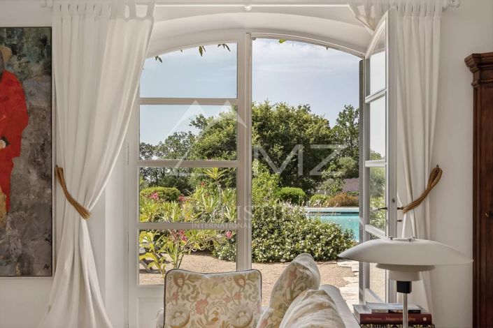 Image No.6-6 Bed House for sale