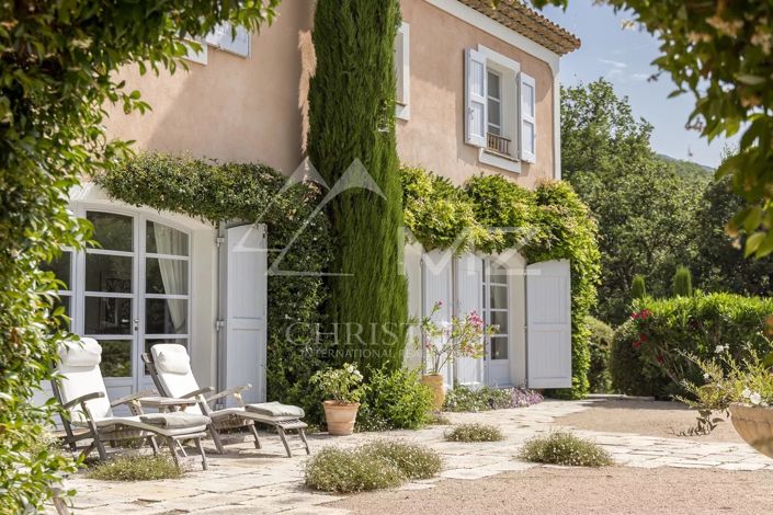 Image No.9-6 Bed House for sale