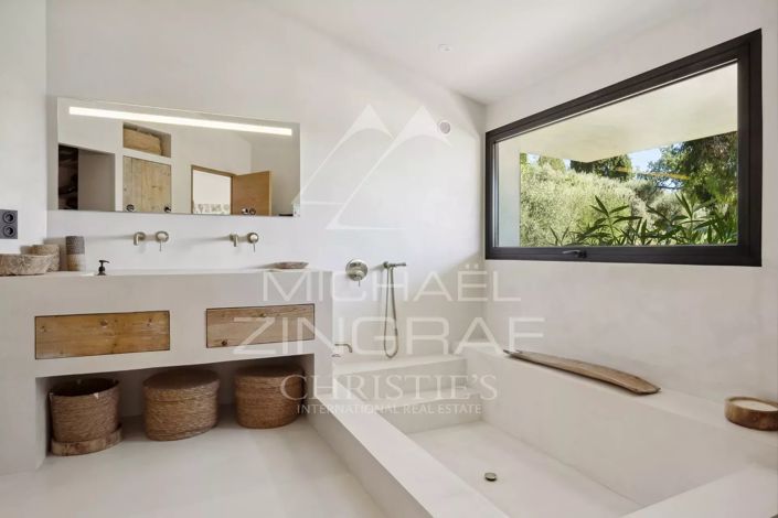 Image No.9-4 Bed House for sale