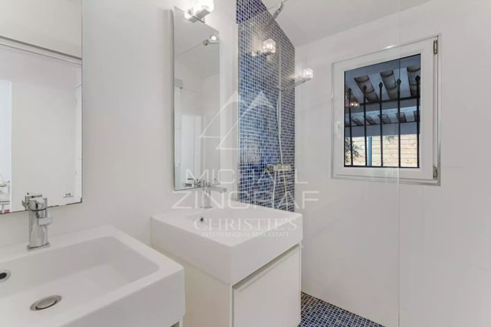Image No.6-2 Bed House for sale