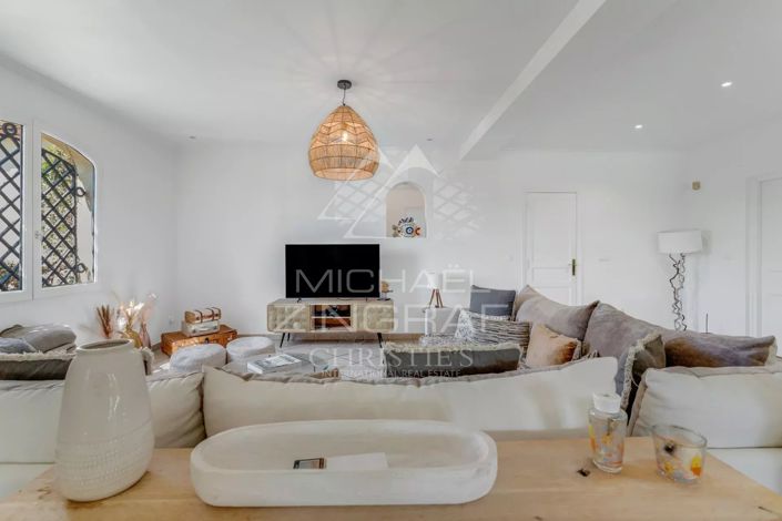 Image No.6-4 Bed House for sale