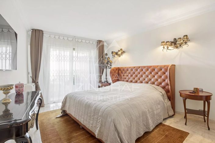Image No.10-5 Bed Apartment for sale