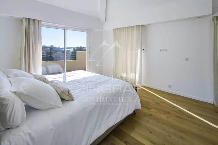 Image No.10-4 Bed Apartment for sale