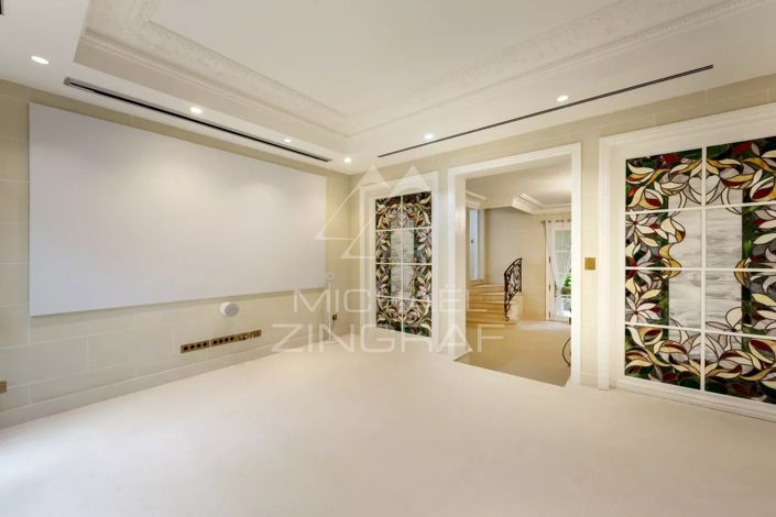 Image No.17-6 Bed Property for sale