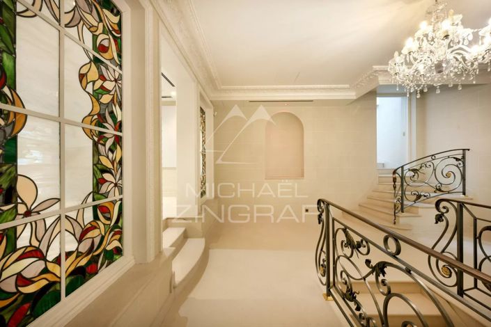 Image No.21-6 Bed Property for sale