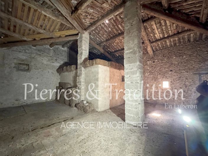 Image No.8-6 Bed House for sale