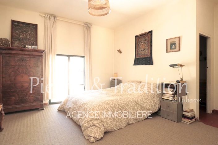 Image No.9-6 Bed House for sale