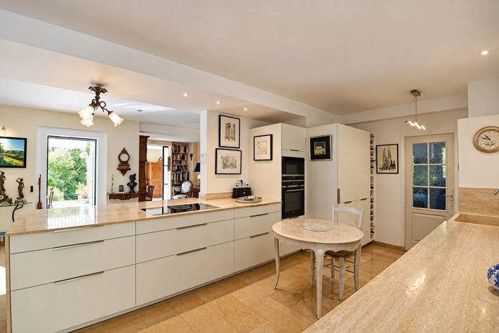 Image No.10-4 Bed House for sale