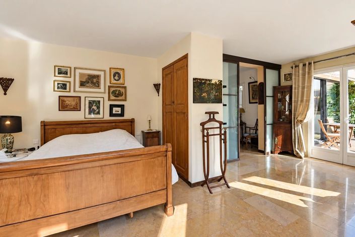 Image No.17-4 Bed House for sale