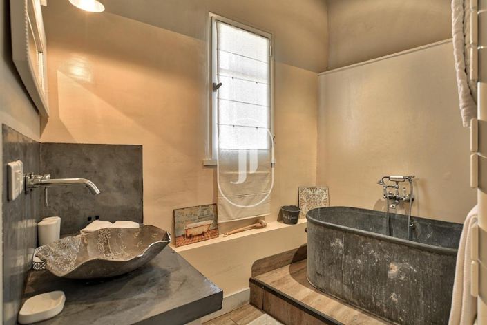 Image No.10-4 Bed House for sale