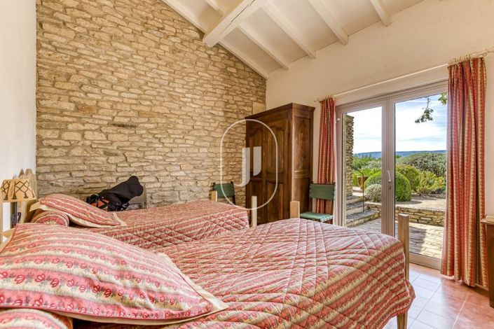 Image No.8-5 Bed House for sale