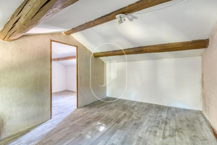 Image No.11-12 Bed House for sale
