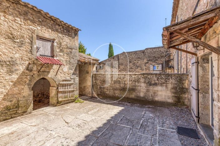 Image No.4-12 Bed House for sale