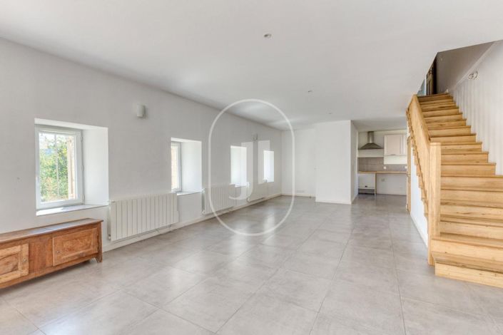 Image No.8-12 Bed House for sale