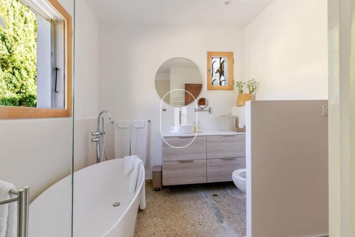 Image No.6-2 Bed House for sale