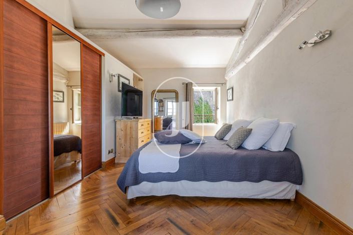Image No.8-4 Bed House for sale