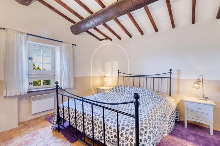 Image No.12-7 Bed House for sale