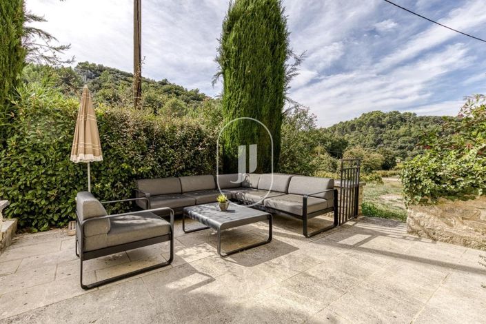Image No.15-3 Bed House for sale