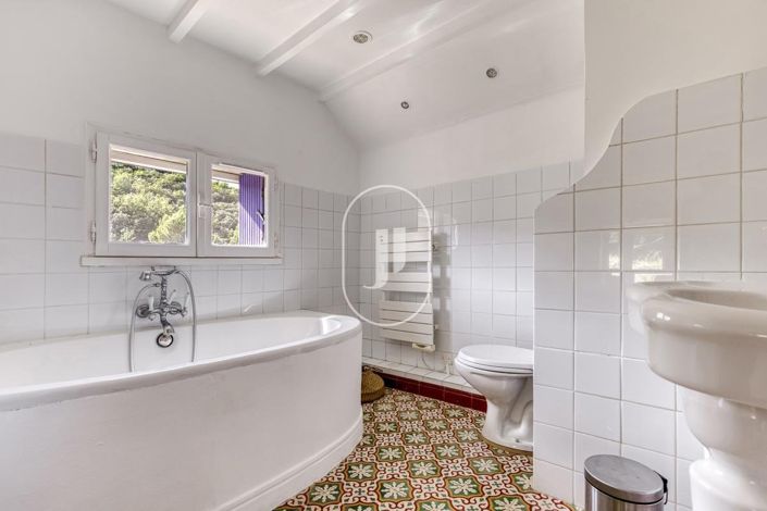 Image No.9-3 Bed House for sale