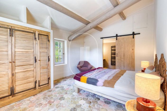 Image No.10-5 Bed House for sale