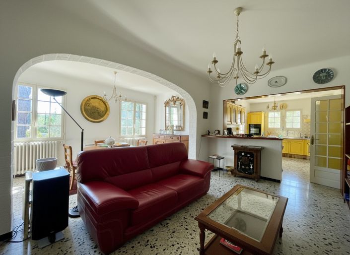 Image No.8-3 Bed House for sale