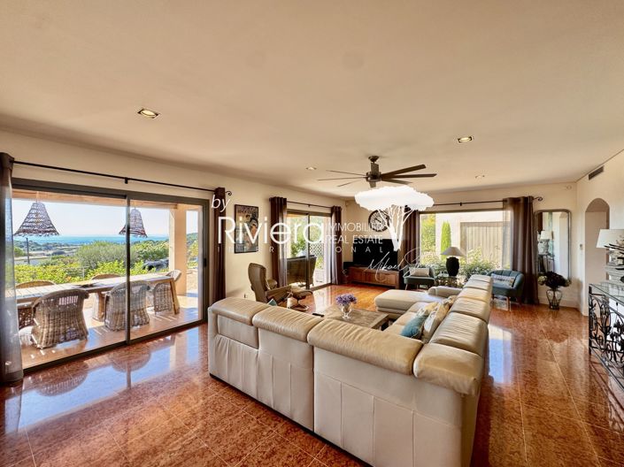 Image No.19-7 Bed House for sale