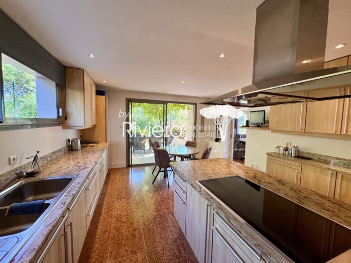 Image No.26-7 Bed House for sale