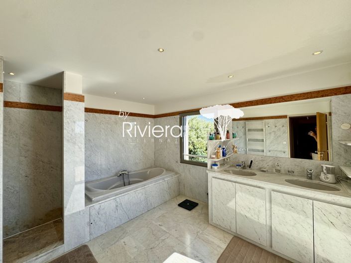 Image No.30-7 Bed House for sale