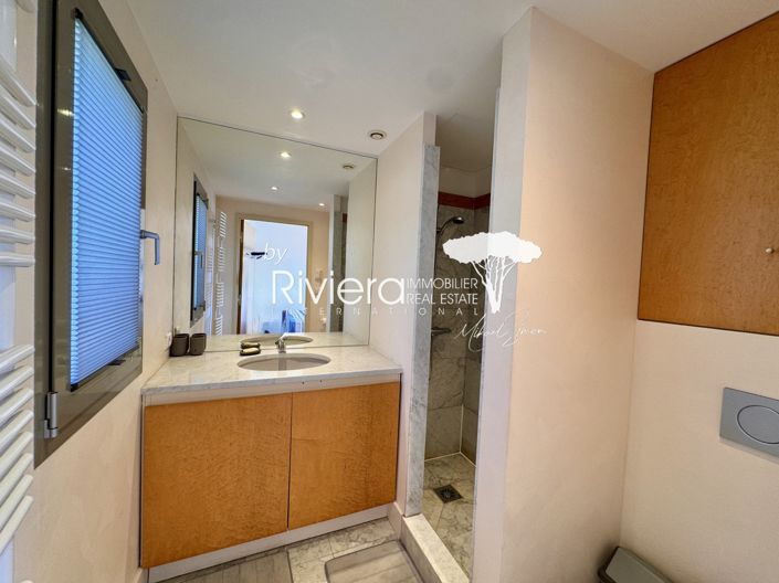Image No.40-7 Bed House for sale