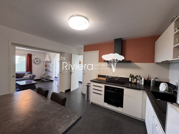 Image No.42-7 Bed House for sale