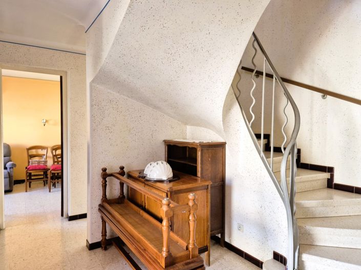 Image No.16-4 Bed House for sale