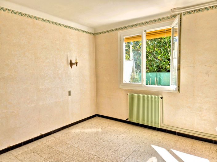 Image No.17-4 Bed House for sale