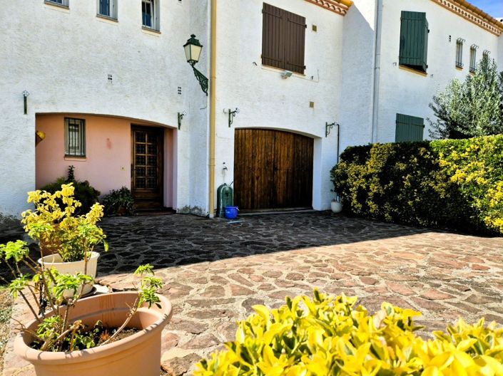 Image No.2-4 Bed House for sale