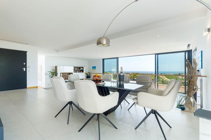 Image No.12-4 Bed House for sale