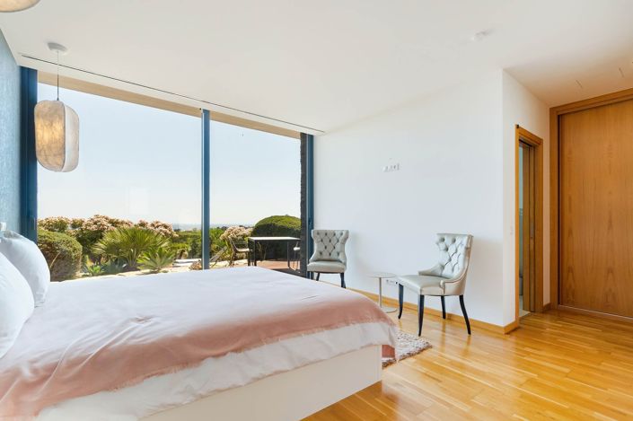 Image No.25-4 Bed House for sale