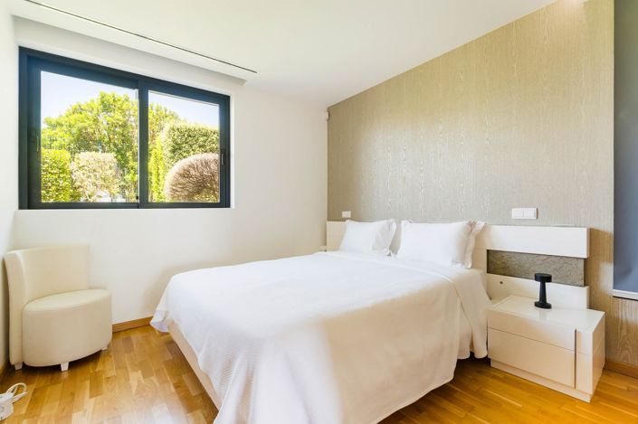 Image No.27-4 Bed House for sale