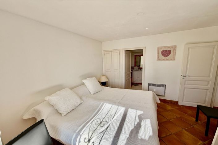 Image No.13-4 Bed House for sale