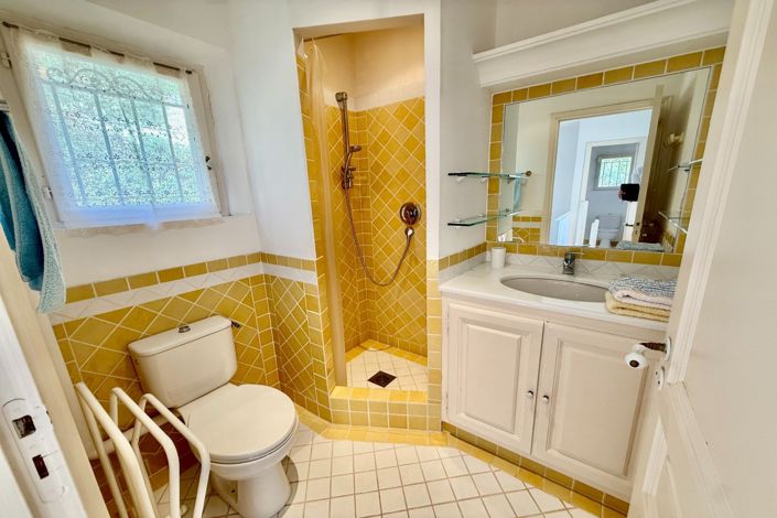 Image No.17-4 Bed House for sale