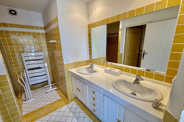 Image No.19-4 Bed House for sale