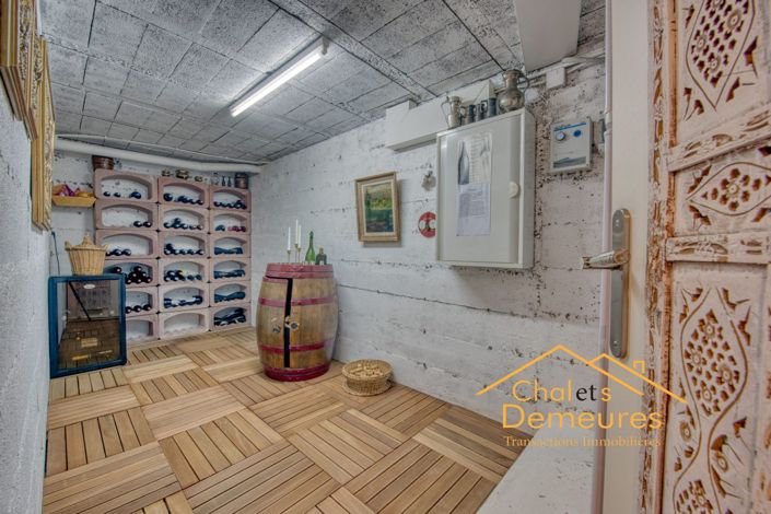 Image No.21-4 Bed House for sale